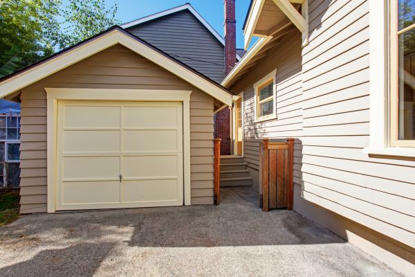Cost of Garage Siding Replacement in Yakima